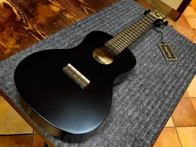 Укулеле Концерт Baton Rouge UR1-C-MBK BLACK