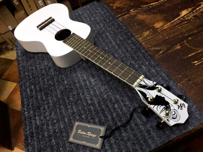 Укулеле Концерт Baton Rouge UR1-C-MWT WHITE